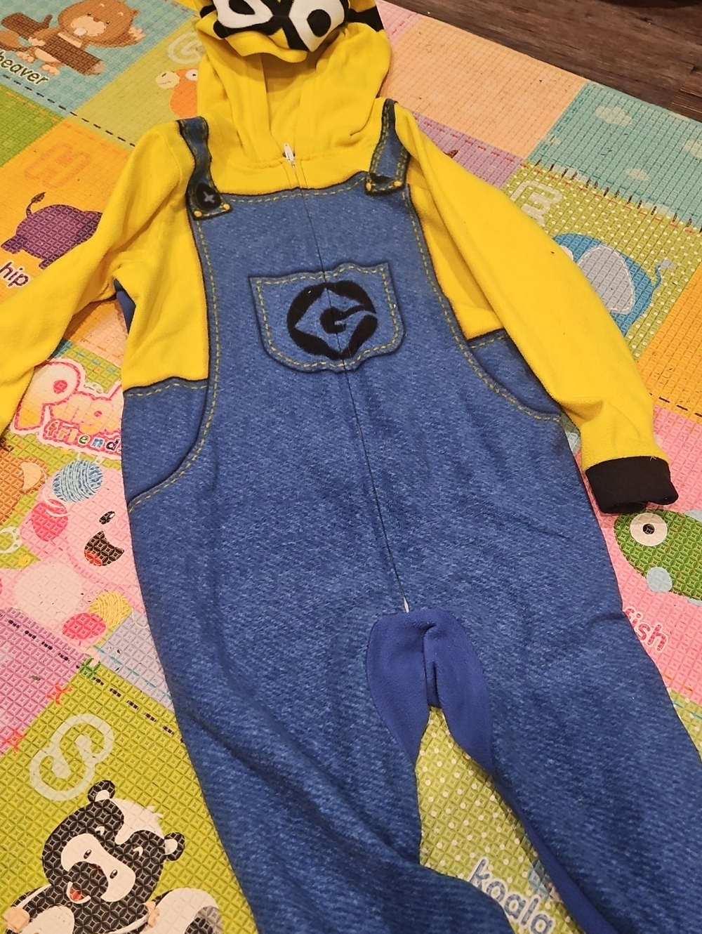 Minions Sz 6/7Yellow & Blue Kids Overall Hoodie - Pajamas